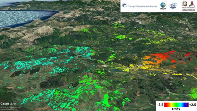Mappa della velocità di deformazione del suolo nella zona del Pollino (Foto Ufficio stampa Ingv-Cnr) 
