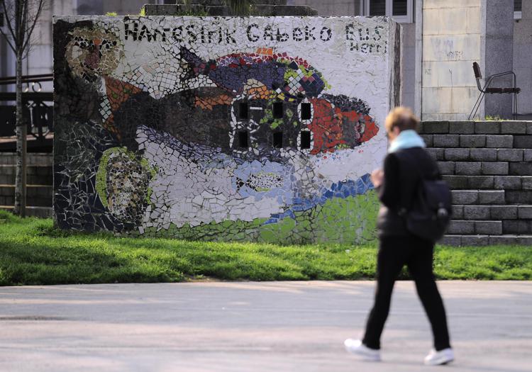 Murales in basco 'We want a Basque Country without walls' (AFP PHOTO) - (AFP PHOTO)