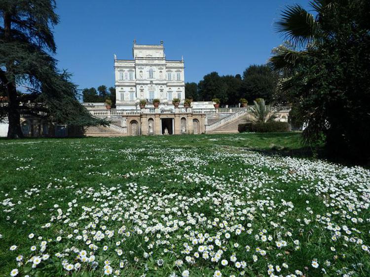 Roma: domenica a Villa Doria Pamphilj pulizia e raccolta firme contro degrado