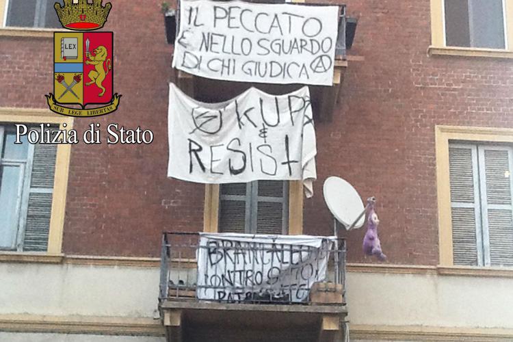 Milano, polizia sgombera palazzina in via Gadames