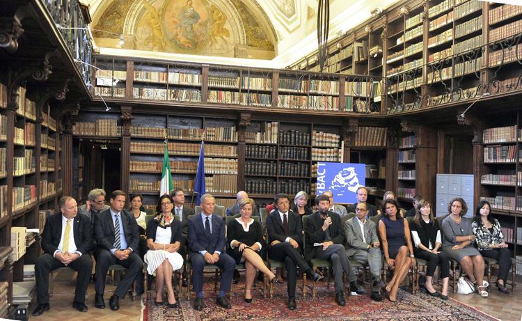 Il ministro Franceschini con i 20 direttori dei musei italiani (Fotogramma) - FOTOGRAMMA