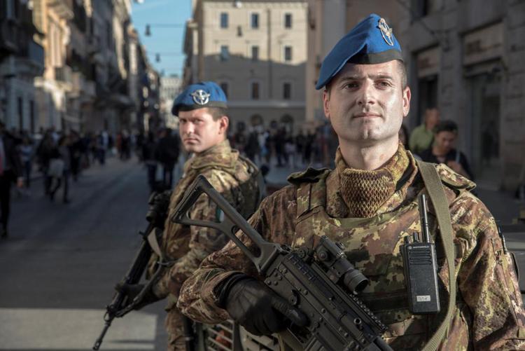 Milano: militari aggrediti, con 'Strade Sicure' già 15mila arresti/Adnkronos