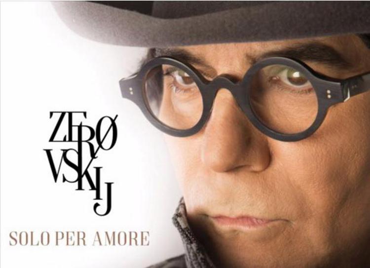 Renato Zero ritratto sulla cover dell'album 'Zerovskij... solo per amore'