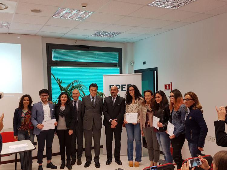 Bper: consegna a Crotone 12 borse di studio 'Fondazione Centenario'