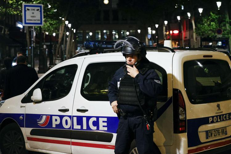 La polizia francese all'ingresso della Gare du Nord (Afp) - AFP