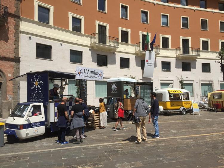 Roma: torna Food Truck Fest, per tre giorni a  Trastevere il più buon cibo da strada