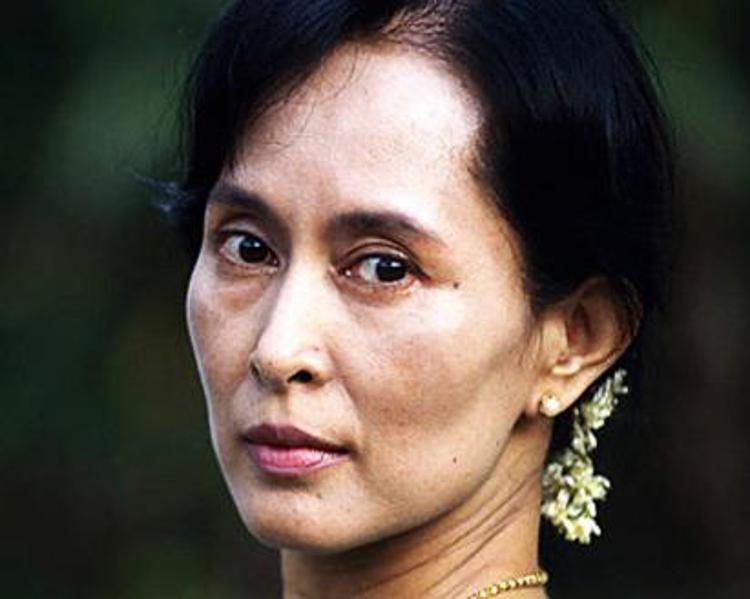 Aung San Suu Kyi in papal audience at Vatican