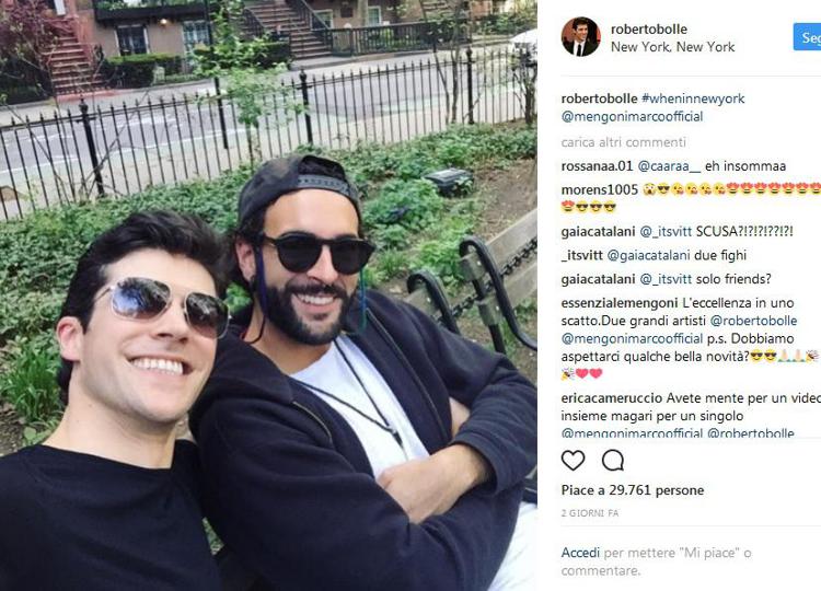 Il selfie con Marco Mengoni pubblicato da Roberto Bolle su Instagram