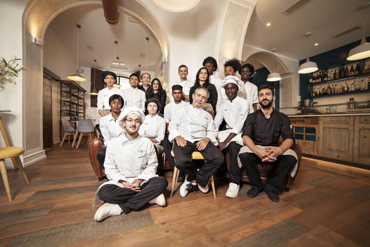 Food: 'Altrove', ristorante sociale che apre porte a sapori interculturali