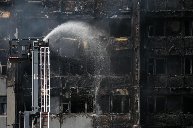 Operazioni di spegnimento alla  Grenfell Tower di Londra (AFP PHOTO) - (AFP PHOTO)