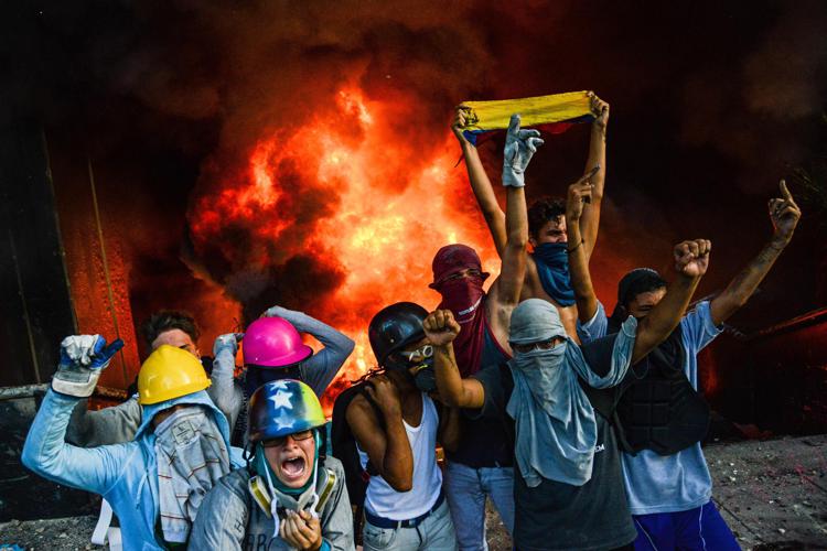 Le proteste contro Maduro a Caracas (AFP PHOTO) - (AFP PHOTO)