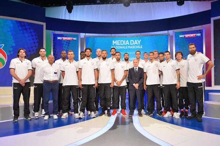 Basket: parte da studi Sky Milano viaggio Nazionale verso EuroBasket 2017