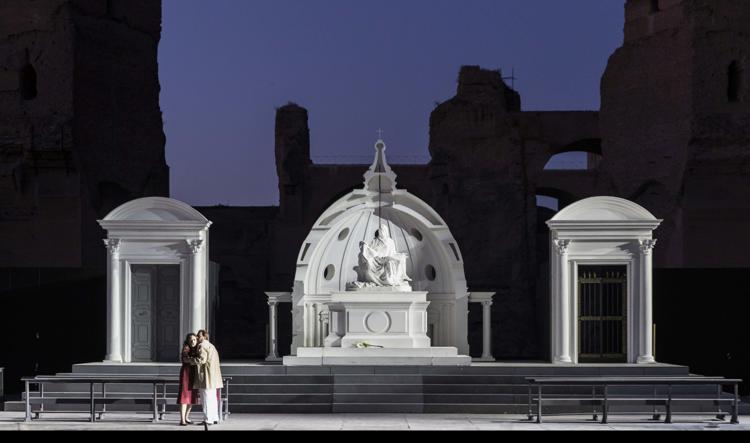 Una scena di 'Tosca' alle Terme di Caracalla (foto Yasuko Kageyama)
