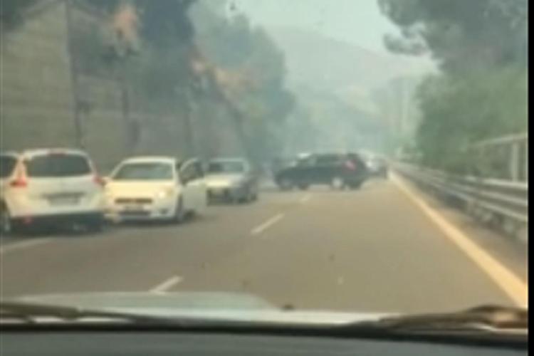 Taormina, fumo e panico in autostrada