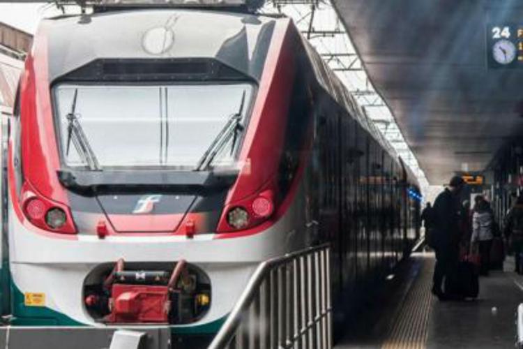 Biglietti 'low-cost' nascosti: multata Trenitalia