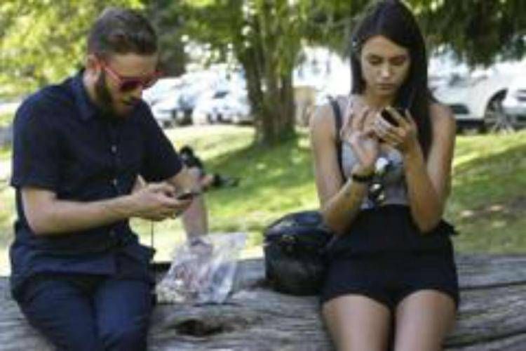 Sexting e selfie killer: le trappole del web