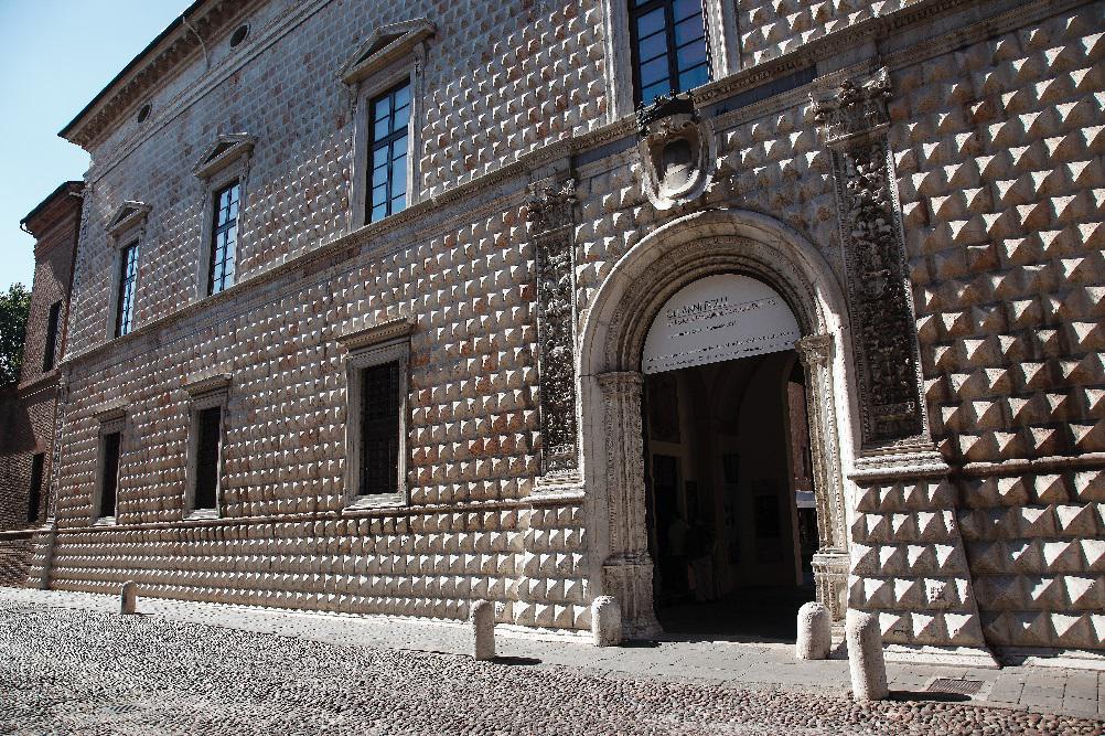 Palazzo dei Diamanti (CREDIT: A.Cambone, R.Isotti - Homo ambiens/Touring Club Italiano)