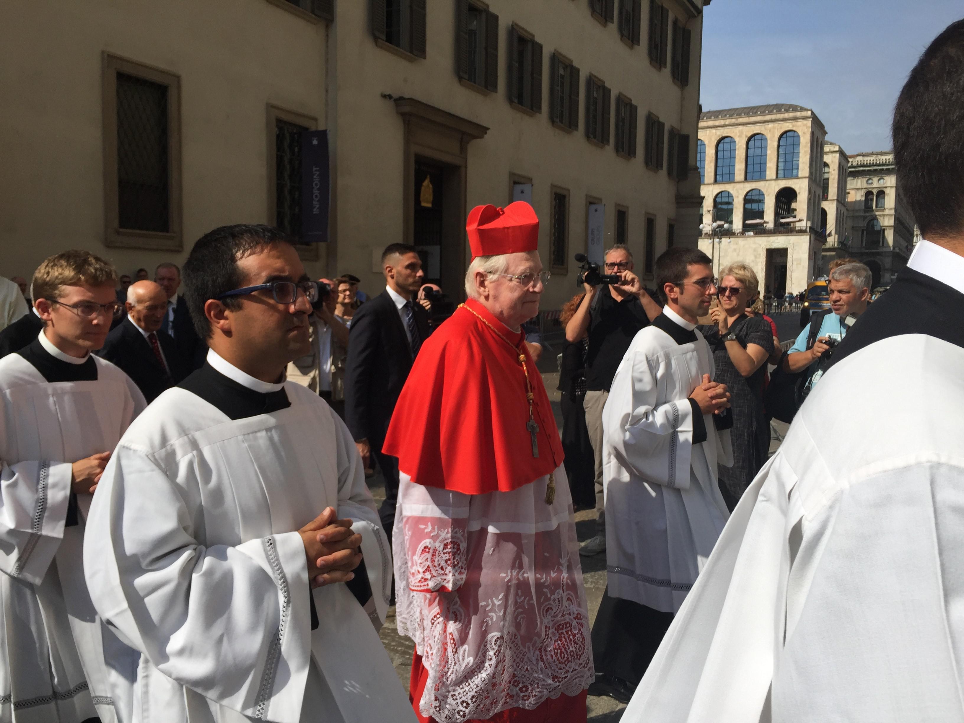 Il cardinale Scola arriva in Duomo