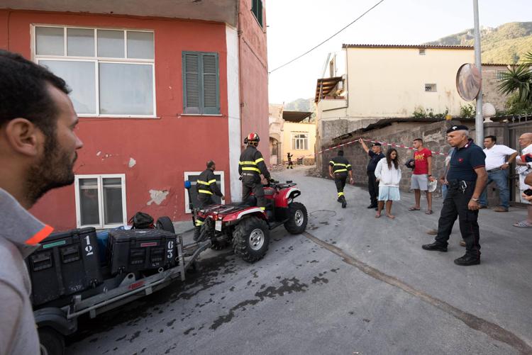 Terremoto: Confsal VV.F, no a ostacoli per rientro vigili fuoco