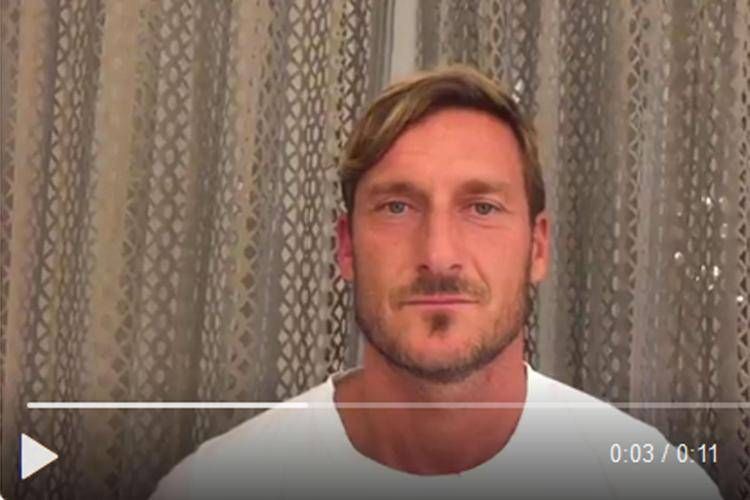 (da Twitter /Totti)