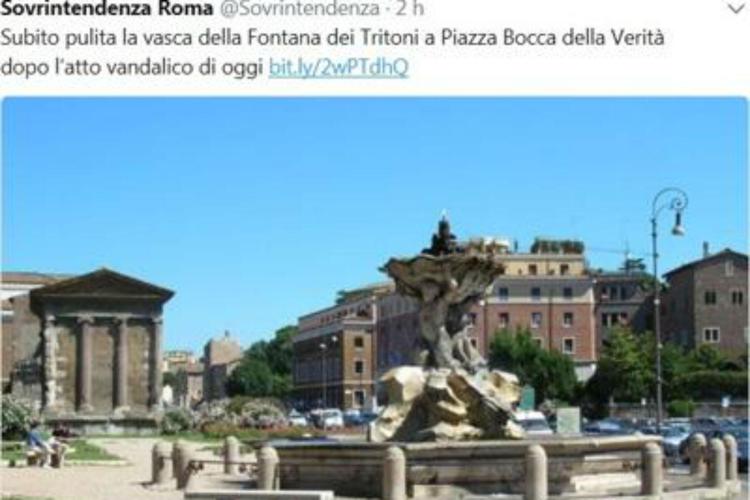 Roma, ancora uno sfregio: olio nella Fontana dei Tritoni