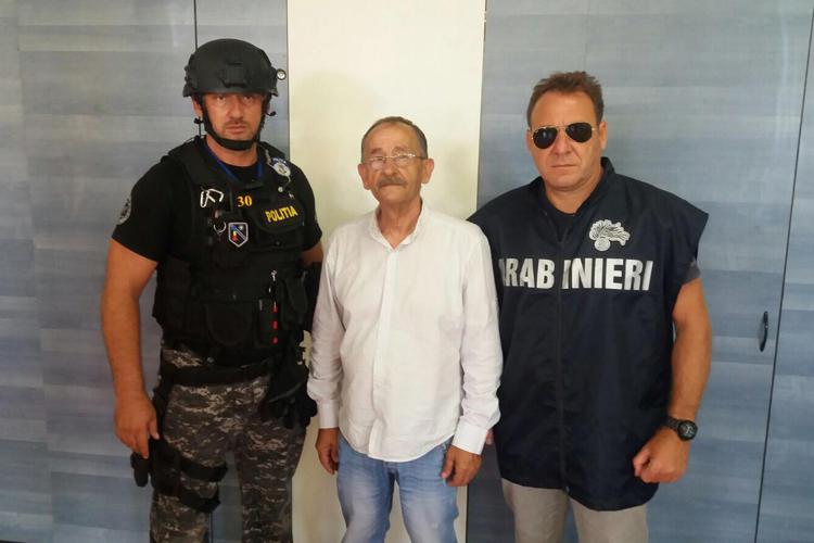 Naples mafia boss and 'accountant' held in Romania