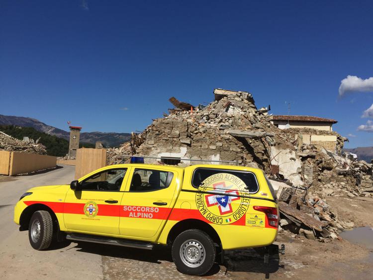 Terremoto: 'mettiamo le ruote' al soccorso alpino di Amatrice