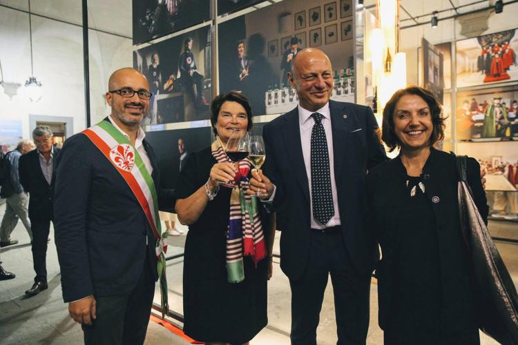 Vino: con mostra 'Vitae' a Firenze Champagne collabora con Chianti classico