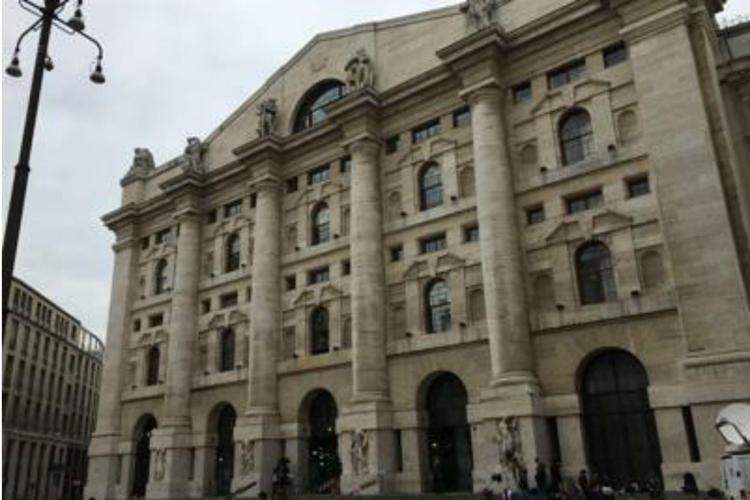 Spread e banche sotto pressione a Milano