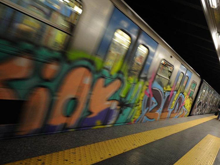 Pestaggio su metro B a Roma, condanne per 45 anni