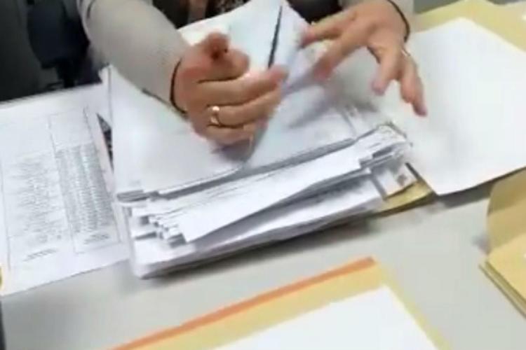 Fermo immagine dal video sulla pagina dell'eurodeputato  M5s Ignazio Corrao