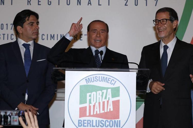 Silvio Berlusconi a Catania (Fotogramma) - FOTOGRAMMA