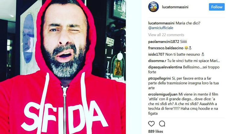 Luca Tommassini con la felpa di 'Amici', lascerà 'X Factor' per Maria?