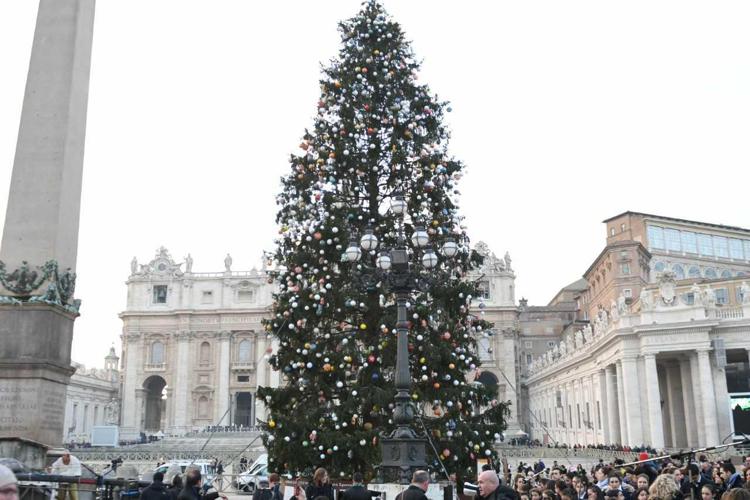 Italy steps up security at key sites for Christmas