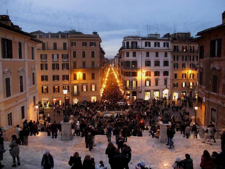 NATALE IN PIAZZA DI SPAGNA E VIA CONDOTTI  - FOTOGRAMMA