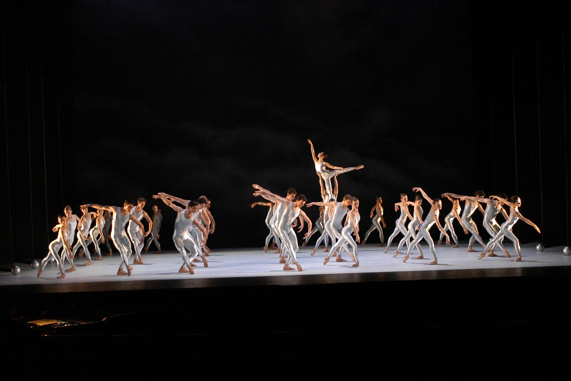 (Foto Peter Schnetz Zurich Ballet)