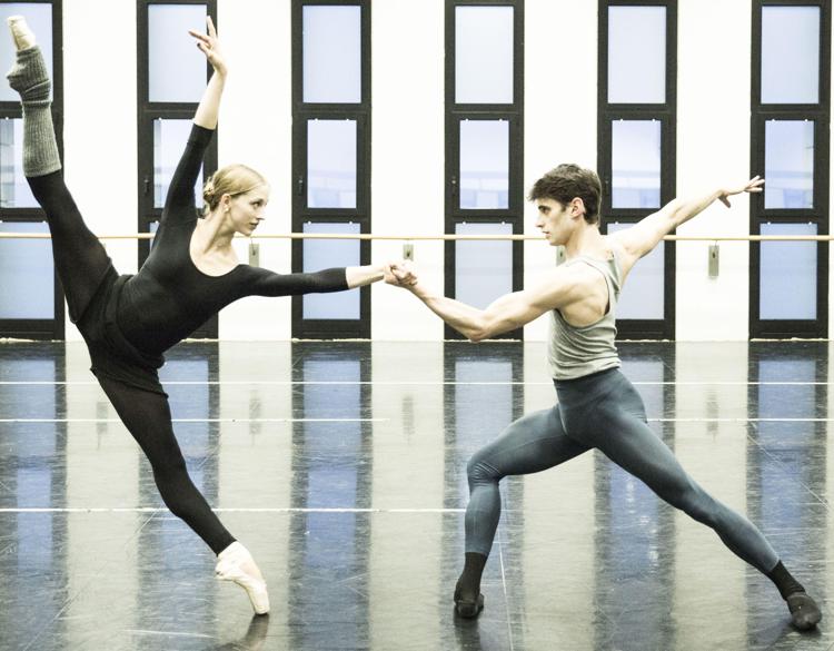Virna Toppi e Nicola Del Freo durante le prove di 'Goldberg -Variationen', il balletto di Heinz Spoerli in scena alla Scala dal 25 gennaio  - (foto Brescia e Amisano)