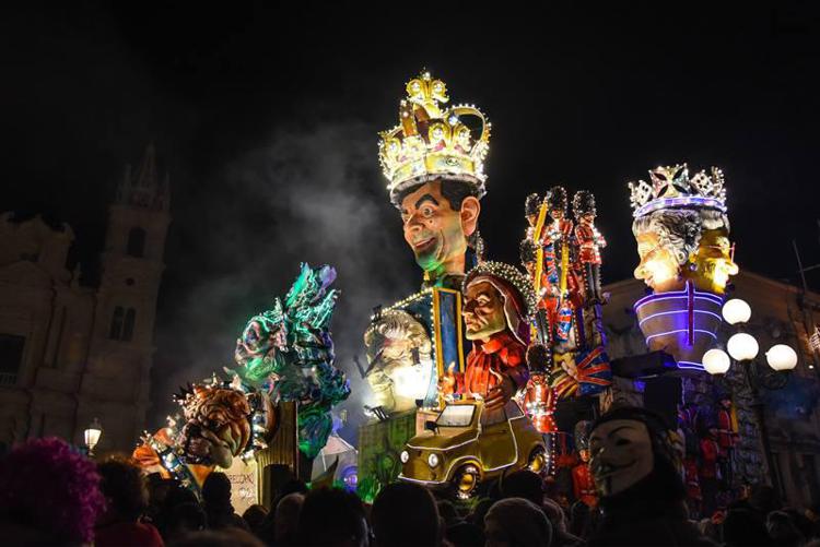 Carnevale Acireale: è boom di presenze