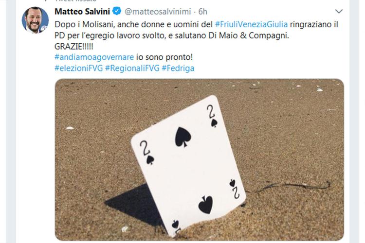 Salvini saluta Di Maio con il 2 di picche