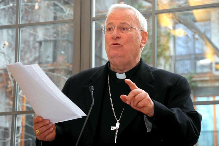 Il cardinale Gualtiero Bassetti presidente della Cei (Fotogramma)