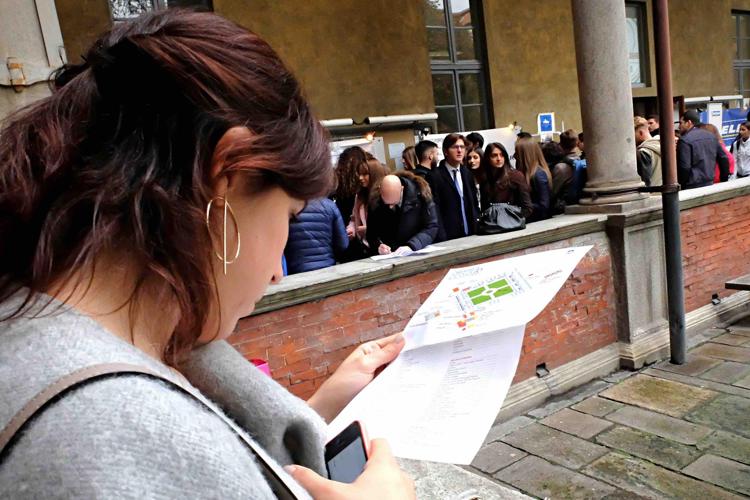 Lavoro: Consulenti, giovani in Italia sovra-istruiti e sottoccupati