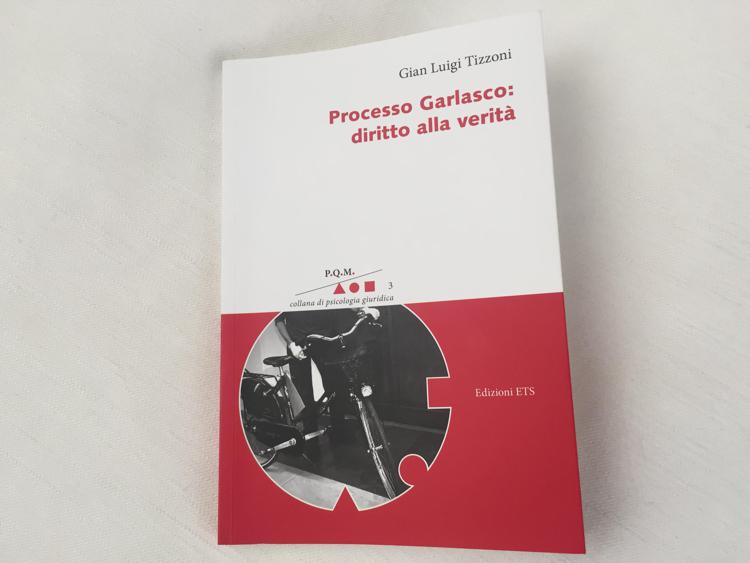 Il libro sul caso Garlasco scritto dall'avvocato Gian Luigi Tizzoni - Adnkronos