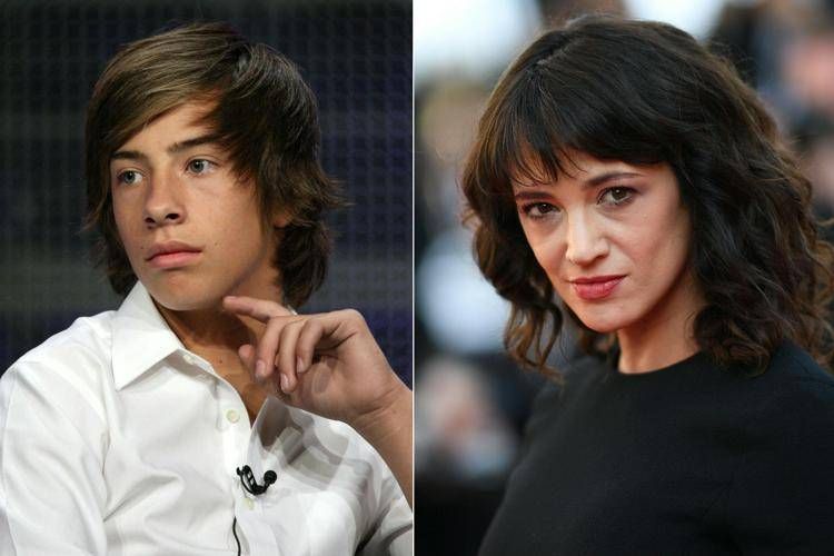 Jimmy Bennett e Asia Argento (Afp)