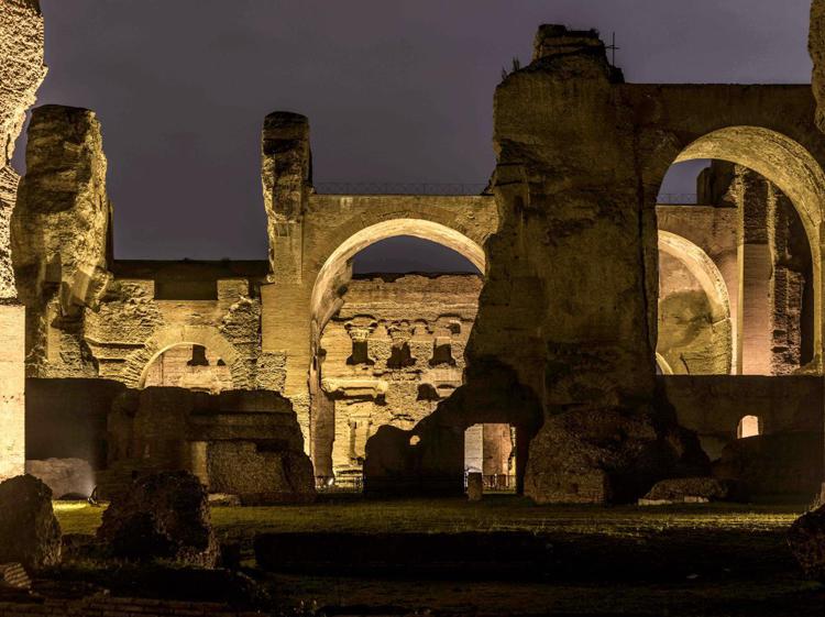 Le Terme di Caracalla in versione notturna - Foto di Enzo Giovinazzo e Fabio Cricchia