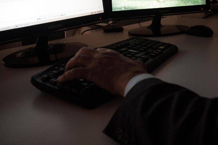 Oltre 10mila Immagini Pedopornografiche 44enne Ai Domiciliari