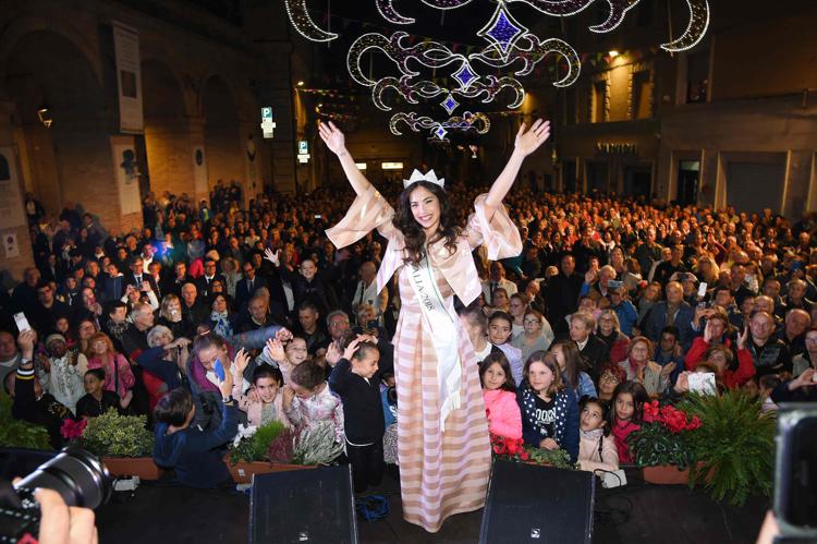 Miss Italia: per il ritorno a casa di Carlotta, grande festa nelle Marche