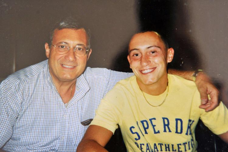Stefano Cucchi (a destra) con il padre Giovanni (Fotogramma/Ipa) - FOTOGRAMMA