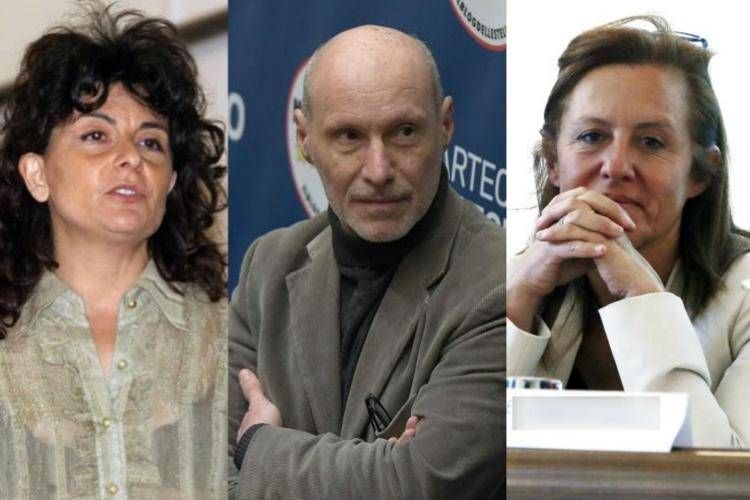 Alcuni dei 'ribelli' del M5S. Da sinistra Paola Nugnes, Gregorio De Falco, Elena Fattori (Fotogramma) - FOTOGRAMMA