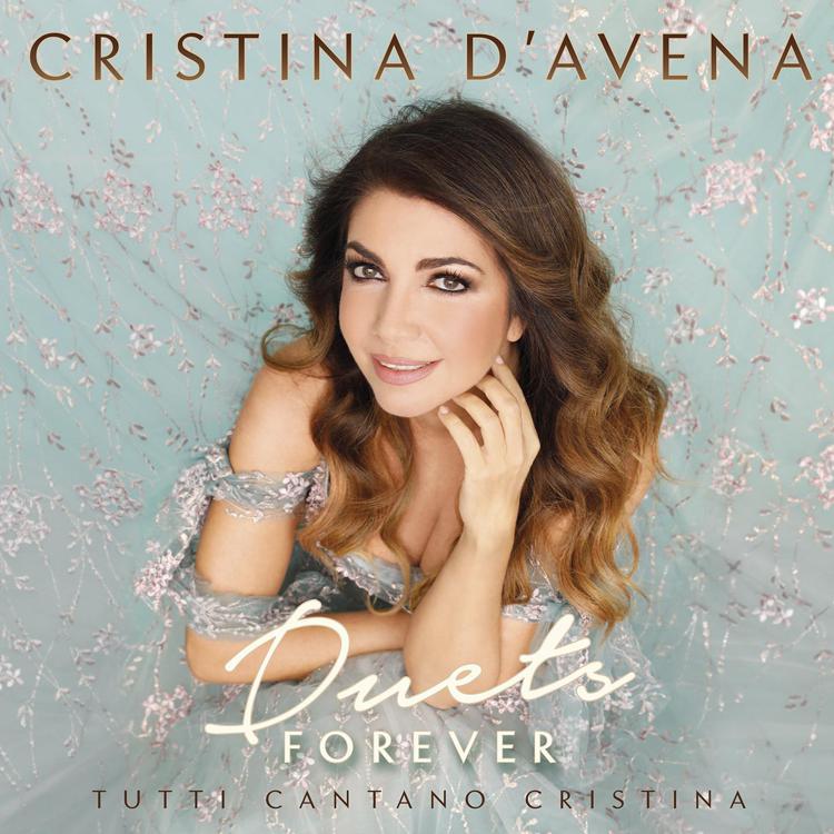 Cristina D'Avena sulla cover del suo nuovo album di duetti