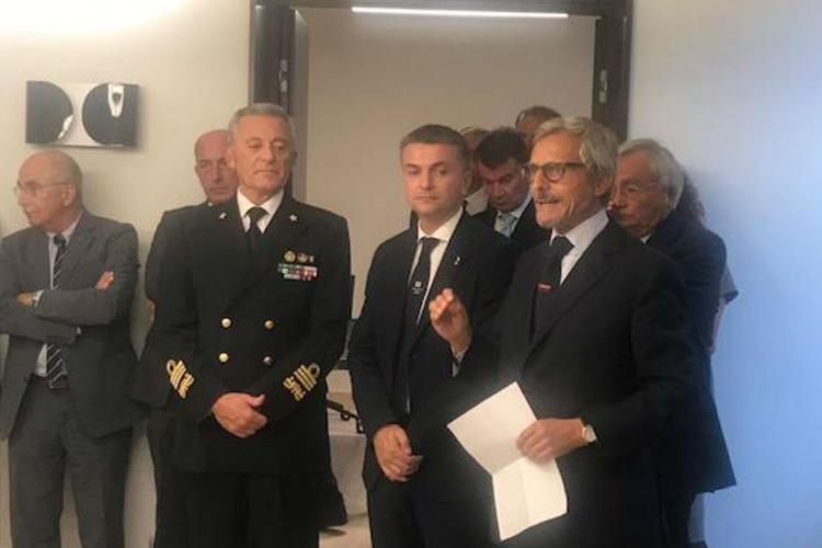 (Da sinistra l'Ammiraglio Giovanni Pettorino, il vice ministro Rizzi e il presidente Messina) 